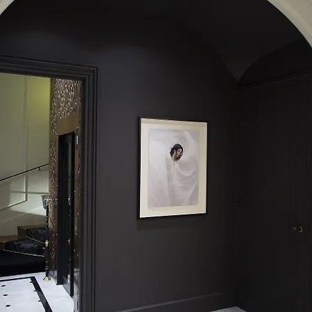 Le Narcisse Blanc Paris