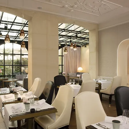 Hotel Le Narcisse Blanc Paris