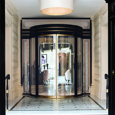 Le Narcisse Blanc Paris