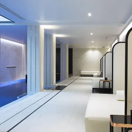 Le Narcisse Blanc Hotel