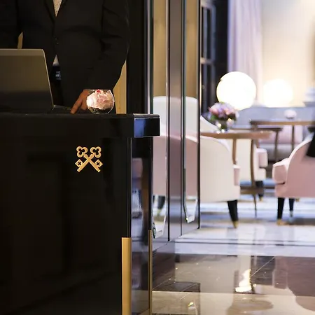 Le Narcisse Blanc Paris