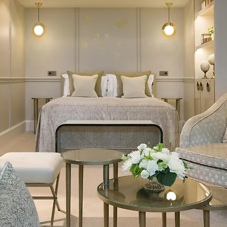 Le Narcisse Blanc Paris