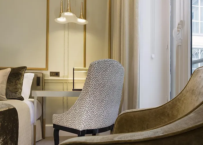 Le Narcisse Blanc Paris