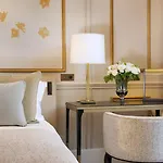 Le Narcisse Blanc Hotel