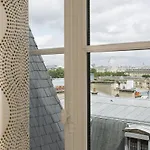Le Narcisse Blanc Paris