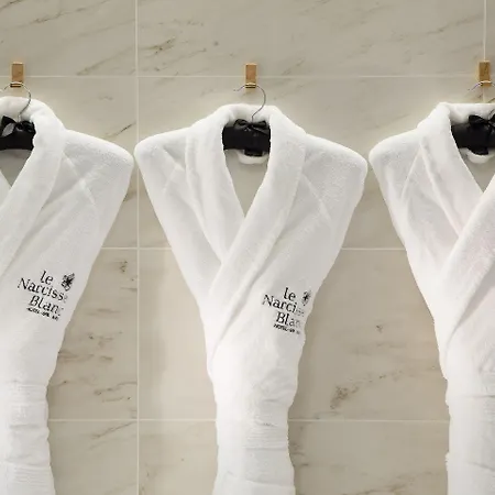 Le Narcisse Blanc Párizs