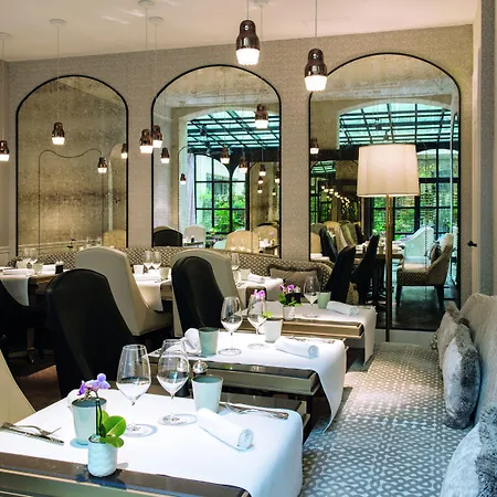 Le Narcisse Blanc Hotel 5*