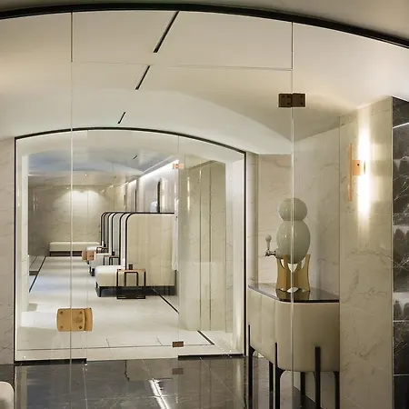 Le Narcisse Blanc 5* Paris