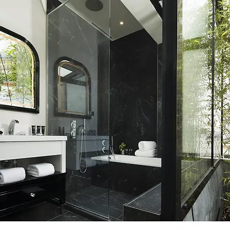 Le Narcisse Blanc Hotell 5*