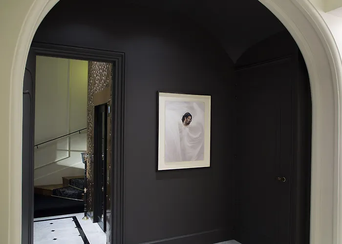 Le Narcisse Blanc Parijs