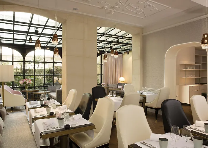 Hotel Le Narcisse Blanc Parijs