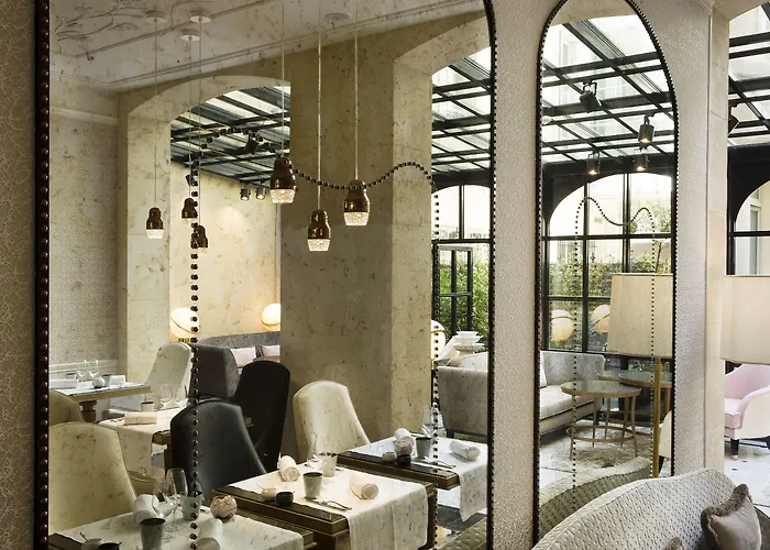 Le Narcisse Blanc Hotel