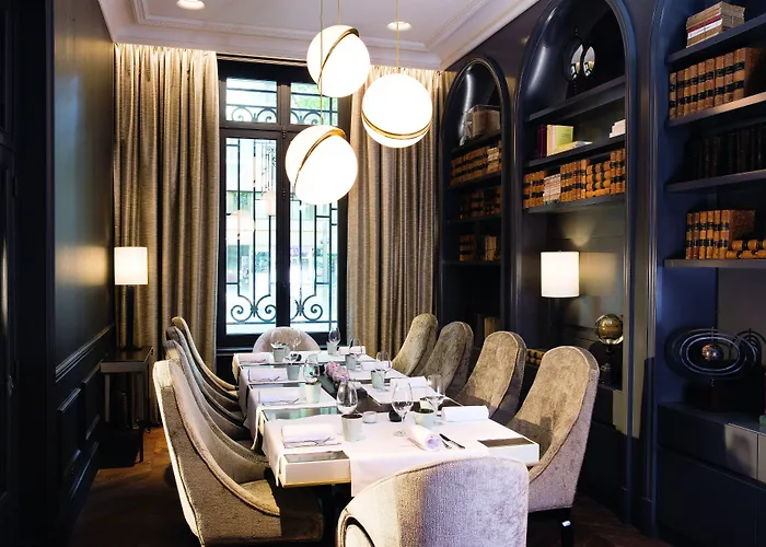 Le Narcisse Blanc Parijs