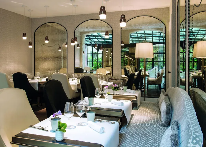 Le Narcisse Blanc Hotel 5*