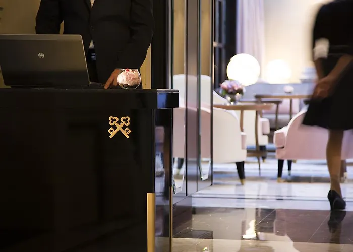 Le Narcisse Blanc Paris