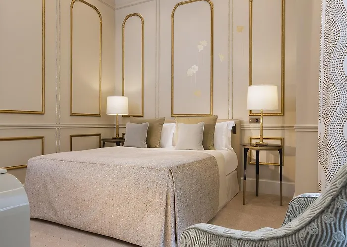 Le Narcisse Blanc Hotel 5*