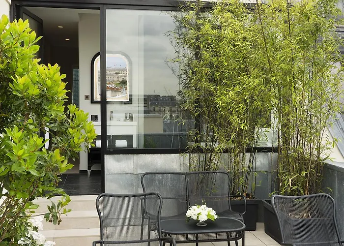 Le Narcisse Blanc Hotel 5*