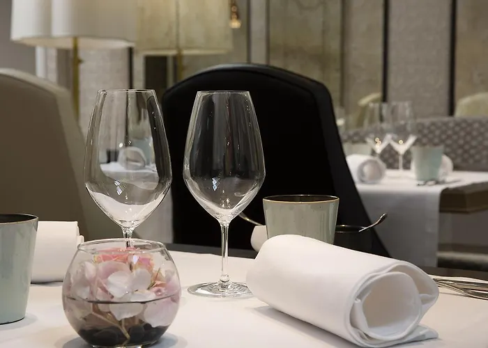 Le Narcisse Blanc 5* Paris