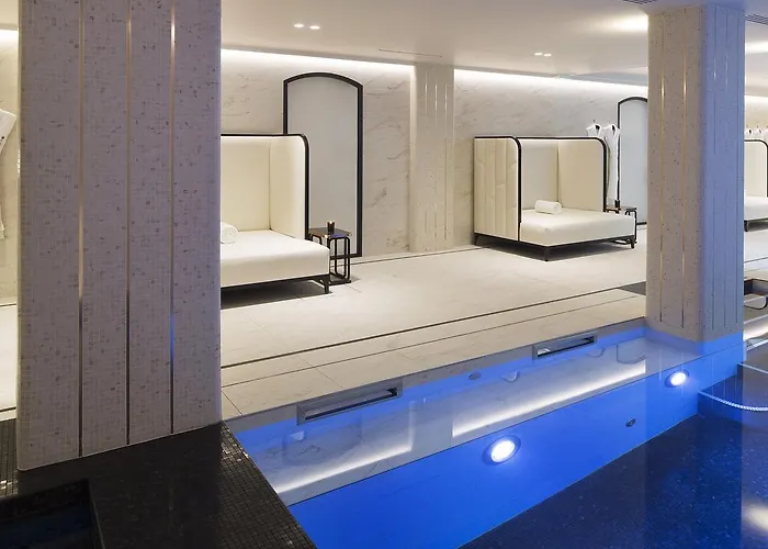 Hotel Le Narcisse Blanc Parijs