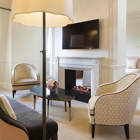 Le Narcisse Blanc פריז