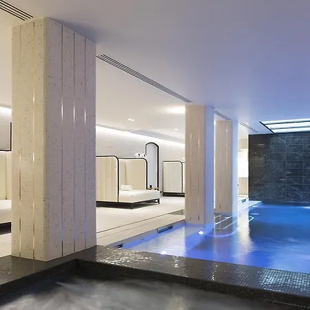 Le Narcisse Blanc Hotel 5*