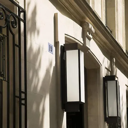 Le Narcisse Blanc Hotel