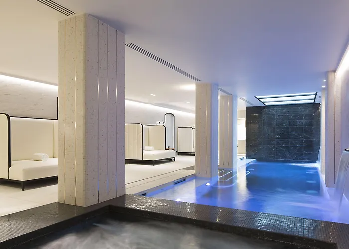 Le Narcisse Blanc Отель 5*